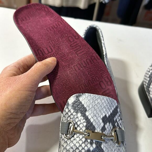 MUNRO Women's Harrison III Leather Reptile Print Loafers Gray/Black Size 10.5 - Picture 12 of 13